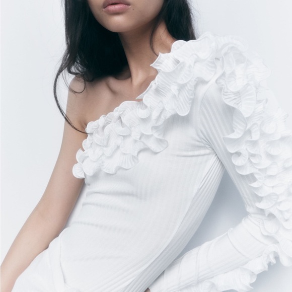 Zara oyster white ruffled asymmetrical bodysuit NWT - Picture 2 of 8